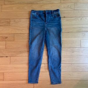 American Eagle High Rise Curvy Jeans